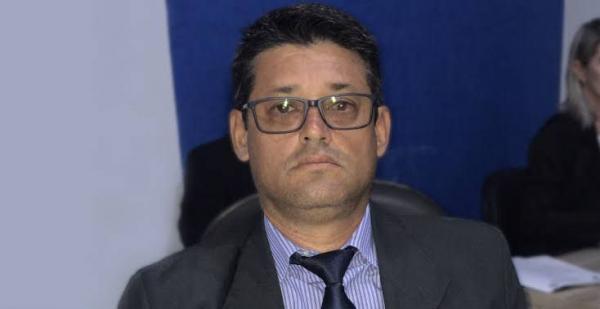 Nova Ubirat&atilde;: Prefeito e servidores registram B.O contra presidente da C&acirc;mara que chamou prefeitura de "galinheiro"