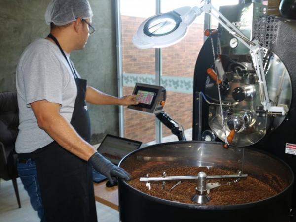 Sorriso: Casal torna paix&atilde;o por caf&eacute; em neg&oacute;cio de fam&iacute;lia e vira refer&ecirc;ncia no ramo 