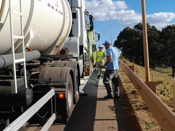 Sorriso: Carreta tanque carregada de etanol tem princ&iacute;pio de inc&ecirc;ndio e mobiliza Rota do Oeste na BR-163