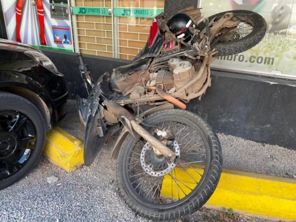 Sorriso: Motociclista fica ferido ap&oacute;s bater moto em Fiorino, perder o controle e bater contra poste