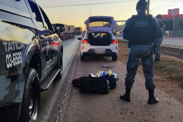 Sorriso: Bandido com mala "recheada" de maconha e pasta base &eacute; preso pela FT em t&aacute;xi na BR-163