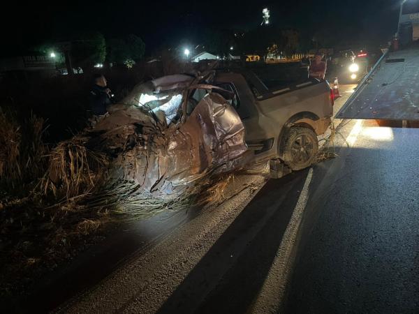 Sorriso: Dois morrem em grave acidente entre carreta e Saveiro na BR-163, em Primaverinha
