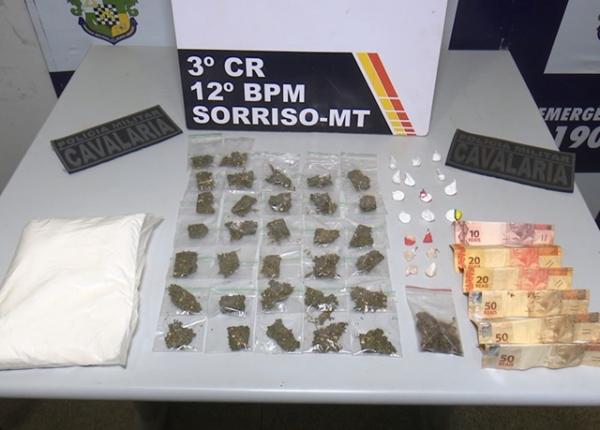 Sorriso: Cavalaria apreende maconha, pasta base, coca&iacute;na e prende mulher por tr&aacute;fico, na Tangar&aacute;