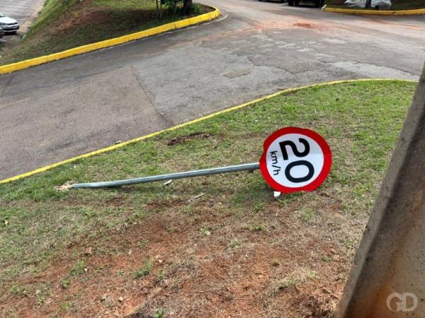 MT: Beb&ecirc; morre e crian&ccedil;a fica ferida ap&oacute;s serem atingidos por placa "atropelada" pela tia no estacionamento da AL