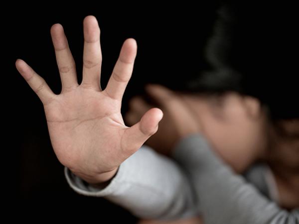 Ipiranga do Norte: Mulher é espancada pelo ex-marido bêbado e filha, de 14 anos, tem que "separar" briga