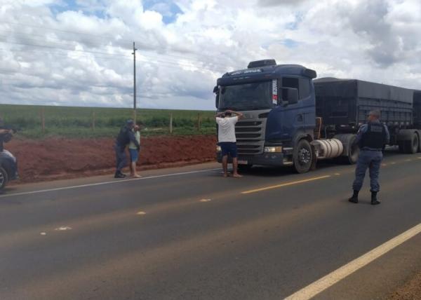Carga de soja furtada em Ipiranga do Norte é recuperada pela PM em Nova Mutum; dois foram presos