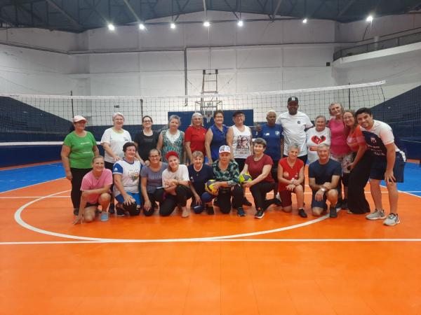 Prefeitura de Sorriso promove reuni&atilde;o sobre Projeto V&ocirc;lei Adaptado para o p&uacute;blico idoso