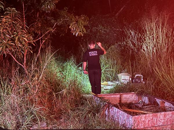 Sorriso: Cachorro encontra bebê dentro de sacola em mato no Morada do Bosque