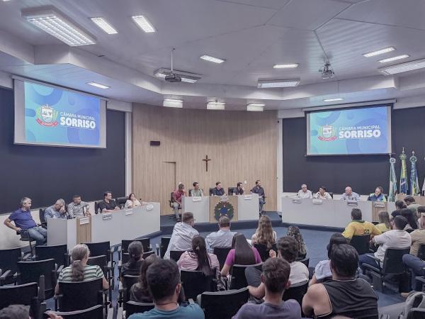 Audi&ecirc;ncia p&uacute;blica define comit&ecirc; para discutir servi&ccedil;o de coleta e destina&ccedil;&atilde;o de res&iacute;duos s&oacute;lidos