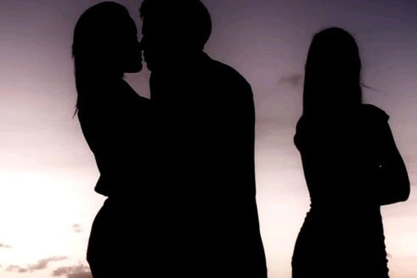 Marido gasta todo patrimônio do casal com amante, esposa separa e é ameaçada de morte