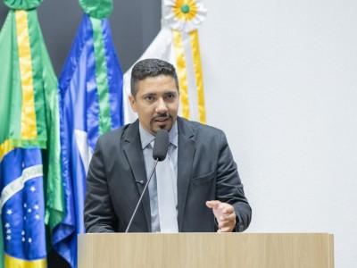 Presidente Rodrigo Matterazzi requer melhorias no sinal de telefonia e internet no Bairro Industrial Leonel Bedin