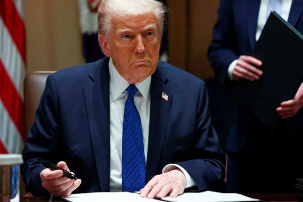 Trump muda regra eleitoral por decreto e diz que Brasil &eacute; exemplo