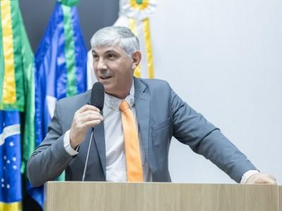 Vereador Adir Cunico cobra transpar&ecirc;ncia no credenciamento de laborat&oacute;rios de an&aacute;lises cl&iacute;nicas