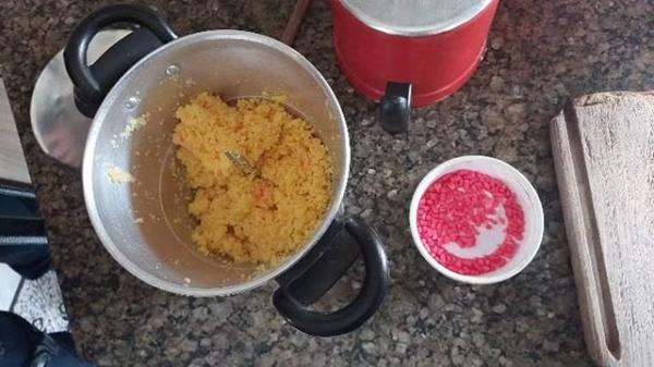 Filha é presa quando tentava matar a mãe com veneno de rato no cuscuz