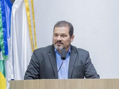 Vice-presidente da C&acirc;mara pede recupera&ccedil;&atilde;o asf&aacute;ltica das ruas do Jardim Aurora