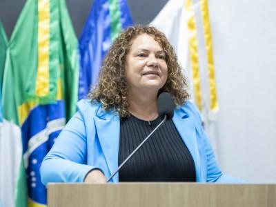 Vereadora Jane Delalibera solicita contrata&ccedil;&atilde;o de neuropediatra para atender no AME