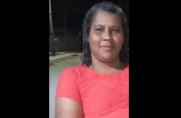 Mulher morre na frente da PM após "comer" cocaína e crack para impedir prisão do marido traficante