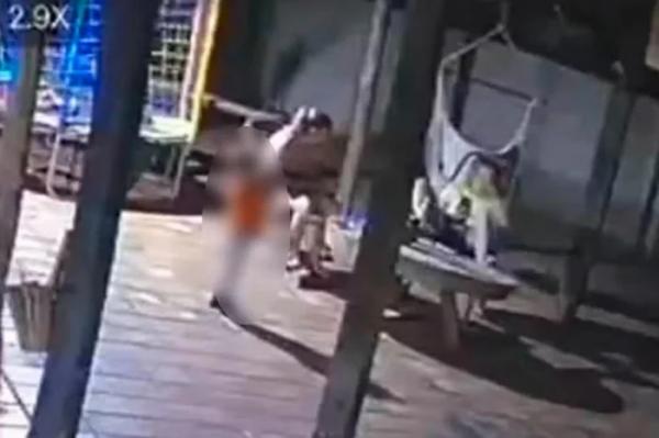 Menino, de 2 anos, mata m&atilde;e com tiro de pistola; pai diz n&atilde;o ter visto filho com arma