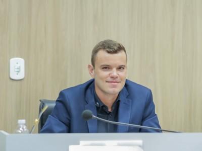 Vereador indica revitaliza&ccedil;&atilde;o da quadra de padel da pra&ccedil;a Antenor Babinot