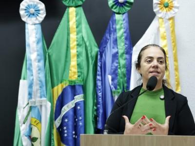 Vereadora pede aquisi&ccedil;&atilde;o de caminh&atilde;o-pipa para atender distrito de Primavera