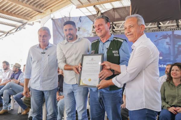C&acirc;mara de Sorriso homenageia ministro Carlos F&aacute;varo com t&iacute;tulo de Cidad&atilde;o Sorrisense e mo&ccedil;&atilde;o de aplausos