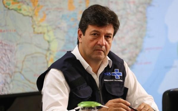 Mandetta se recusa a assinar decreto para liberar cloroquina 