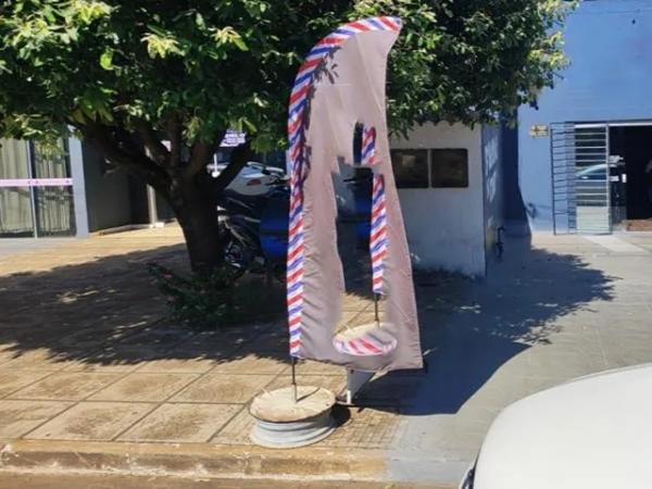 Sorriso: Placas e bandeiras em cal&ccedil;adas de com&eacute;rcios est&atilde;o proibidas, alerta equipe de fiscaliza&ccedil;&atilde;o