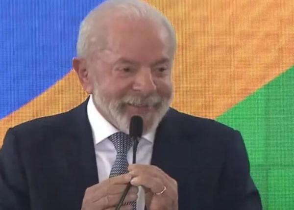 "N&atilde;o &eacute; f&aacute;cil a vida": Lula reclama de sal&aacute;rio de R$ 46 mil e diz que o valor "n&atilde;o &eacute; muito"