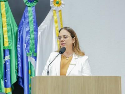 Vereadora pede manuten&ccedil;&atilde;o urgente da ilumina&ccedil;&atilde;o p&uacute;blica no Distrito de Carav&aacute;gio