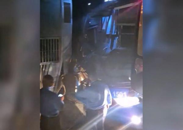 Nova Mutum: 2 Ônibus, Hilux, SW4, Creta, e caminhão se engavetam em acidente nas BR-163