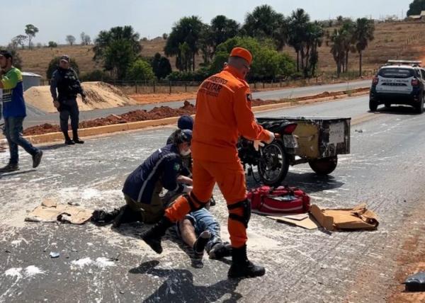 Sorriso: Entregador fica ferido após acidente entre carro e moto na Claudino Francio