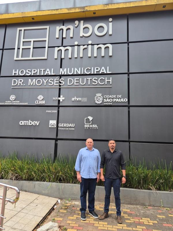 Vereadores visitam hospital constru&iacute;do em 33 dias e prop&otilde;em uso de tecnologia em obras p&uacute;blicas