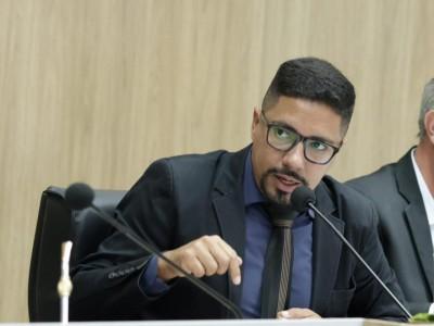 Presidente prop&otilde;em programa de incentivo para aumentar emplacamento de ve&iacute;culos no munic&iacute;pio