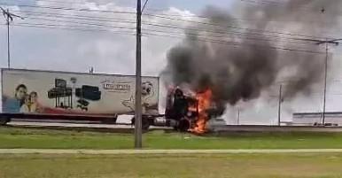 Lucas: Carreta da Martinello pega fogo na MT-449