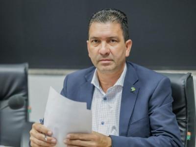 Parlamentar pede construção de muro no entorno da Escola Valter Leite Pereira