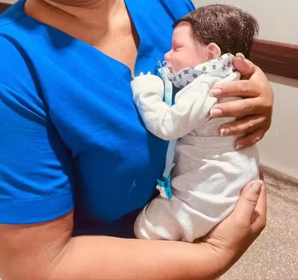 MT: Mulher leva bebê reborn para consulta médica na UPA com "sintomas de gripe"