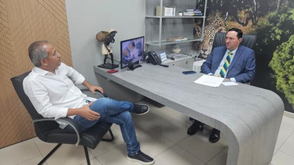 Vereador e deputado discutem situa&ccedil;&atilde;o de assentamentos em Sorriso