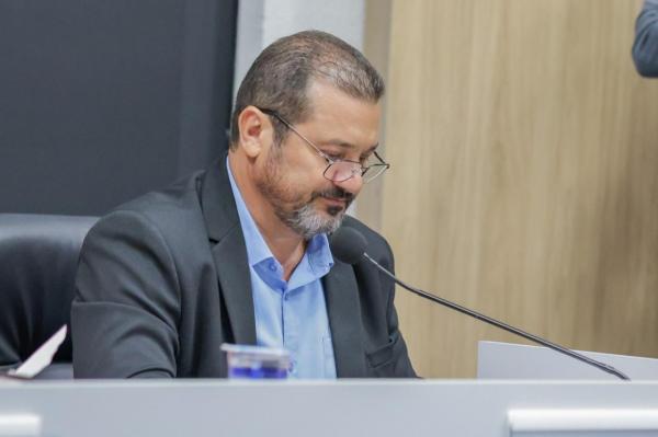 Indica&ccedil;&atilde;o pede ponto de &ocirc;nibus com cobertura no Industrial Leonel Bedin, em Sorriso