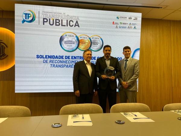 C&acirc;mara de Sorriso recebe certificado de transpar&ecirc;ncia p&uacute;blica do TCE-MT