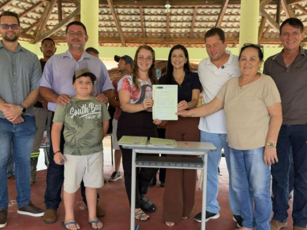 Boa Esperan&ccedil;a do Norte: Prefeitura realiza entrega de t&iacute;tulos de regulariza&ccedil;&atilde;o fundi&aacute;ria a 60 fam&iacute;lias no distrito de &Aacute;gua Limpa