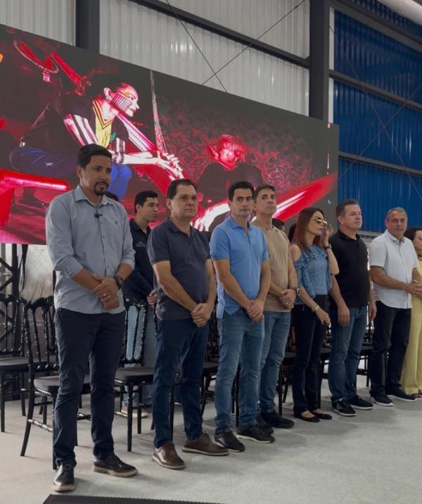 Legislativo prestigia inaugura&ccedil;&atilde;o de escola estadual; evento contou com a presen&ccedil;a do governador Mauro Mendes