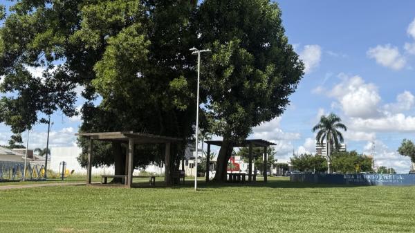 Sorriso: indica&ccedil;&atilde;o pede bebedouros e ponto coberto na Rotat&oacute;ria dos Ciclistas, localizada na Blumenau