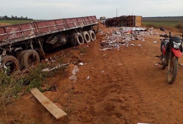 Motorista morre e outro fica ferido em batida entre dois caminhões entre Cláudia e Marcelândia