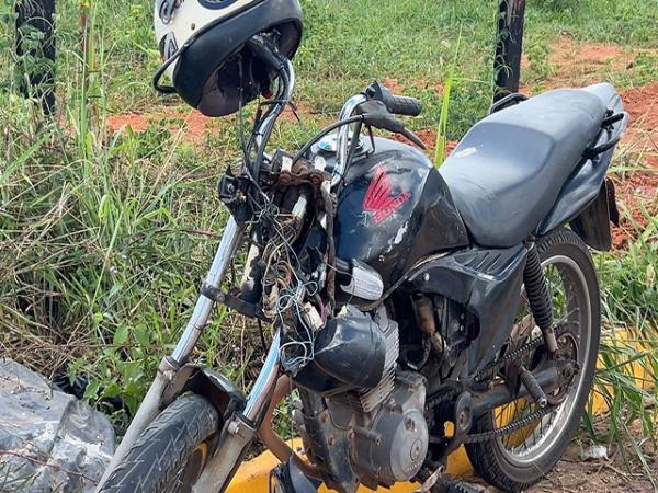 Sorriso: Motociclista &eacute; socorrido ap&oacute;s acidente moto e caminh&atilde;o na Noemia Dalmolin