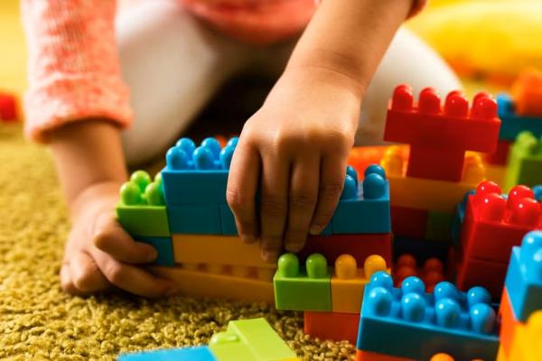 Sorriso: Crian&ccedil;a diz que foi agredida pela av&oacute;; "ela pisou na minha barriga e disse que cortaria meus bra&ccedil;os e pernas"