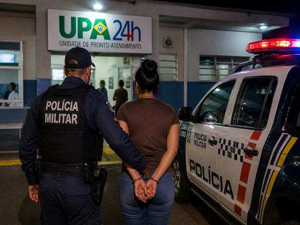 Sorriso: M&atilde;e &eacute; presa ap&oacute;s bater nas filhas, com bomba de encher pneu, por elas "matarem" aulas; meninas usavam IA para inventar hist&oacute;rias