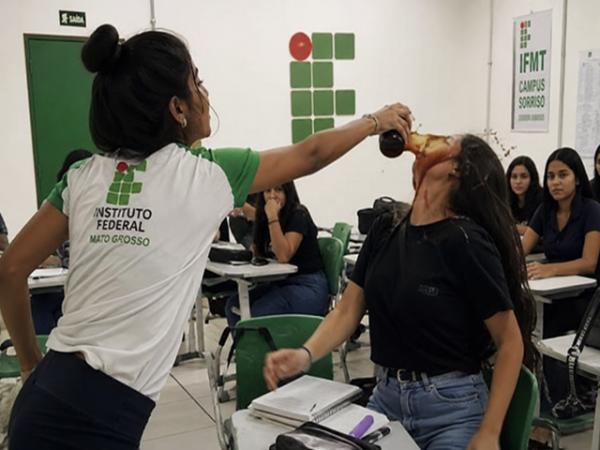 Sorriso: Aluna do IFMT joga caf&eacute; na cara de colega, diz que professora lhe estressa e amea&ccedil;a passar com carro em cima da professora
