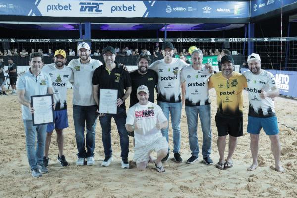 C&acirc;mara de Sorriso prestigia final do TAFC e entrega t&iacute;tulo de cidad&atilde;o a deputados