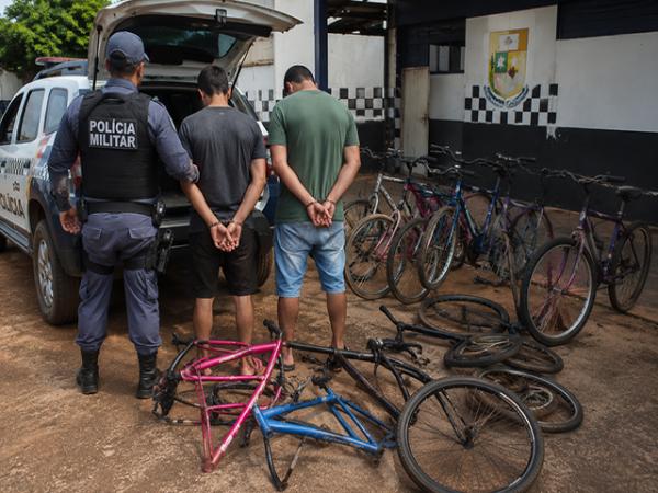 Nova Ubirat&atilde;: PM prende dois ladr&otilde;es e recupera bicicletas furtadas