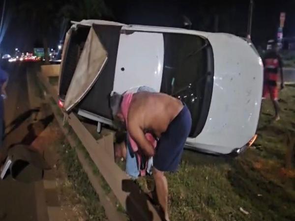 Sorriso: Bombeiros socorrem v&iacute;tima de acidente seguido de capotamento perto do posto Dallas